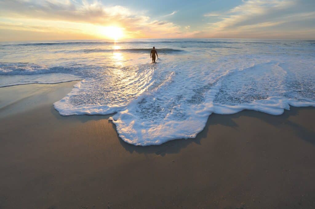 An image of a beach near a recovery center | Behavioral model of addiction