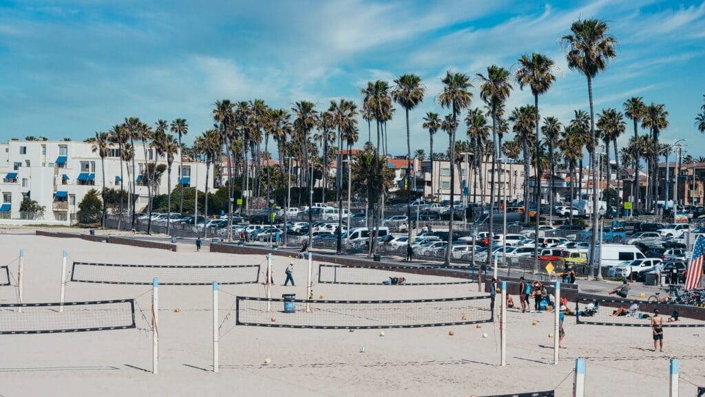 An image of the beach next to a Laguna Beach Rehab