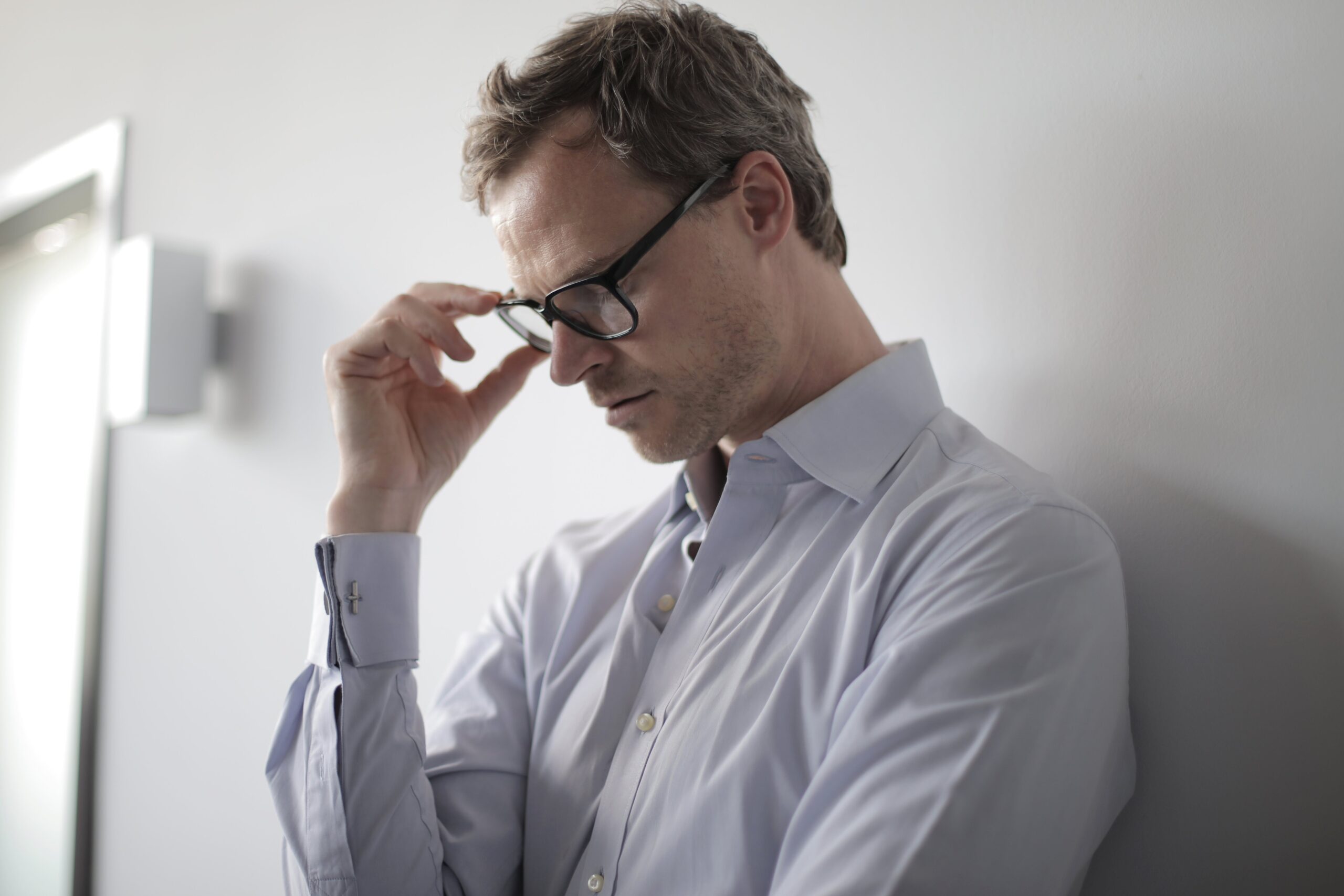 image of man representing can prozac and alcohol kill you