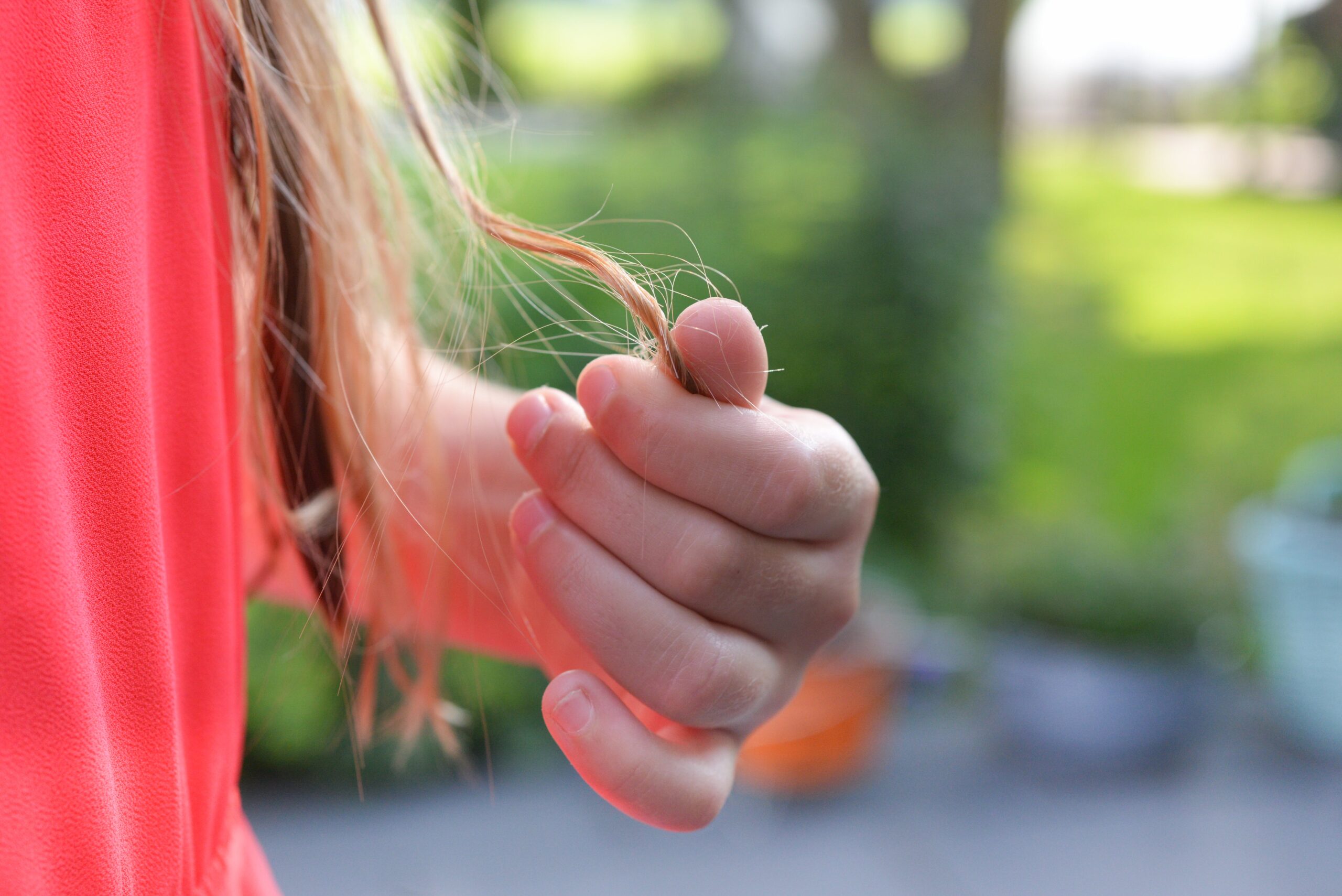 image representing hair loss from alcohol